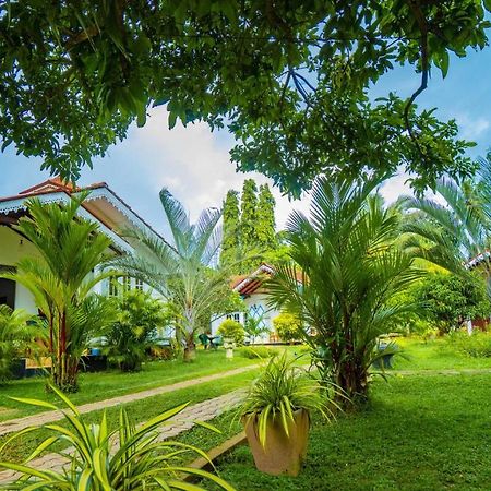 La Villa Flor Negombo Exterior photo