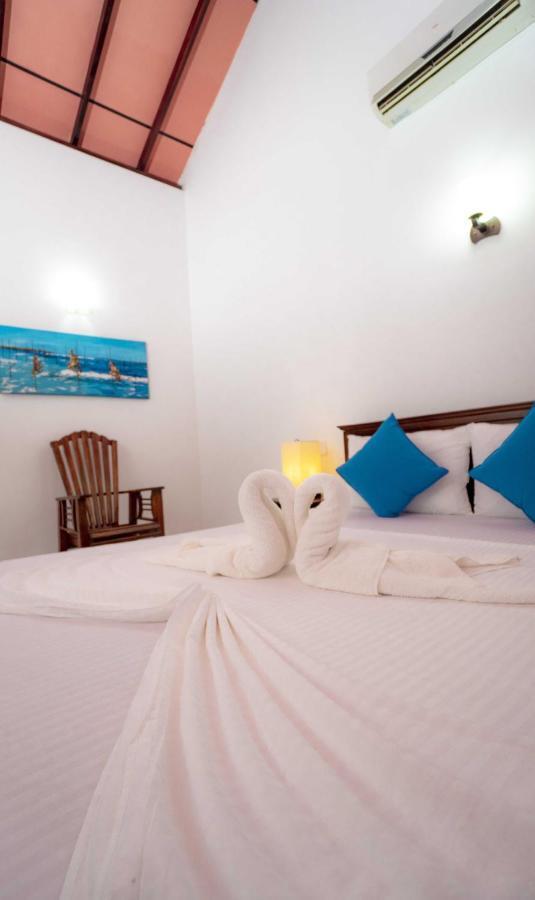 La Villa Flor Negombo Exterior photo